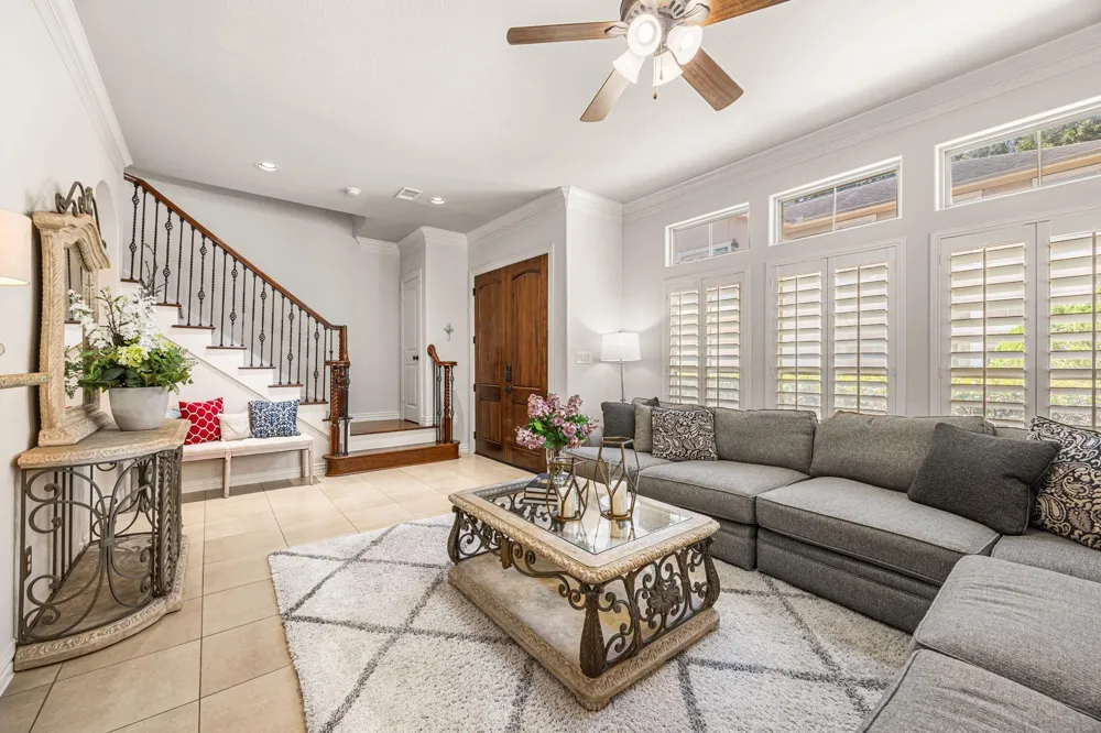 5 Schwab Lane Houston, TX 77055