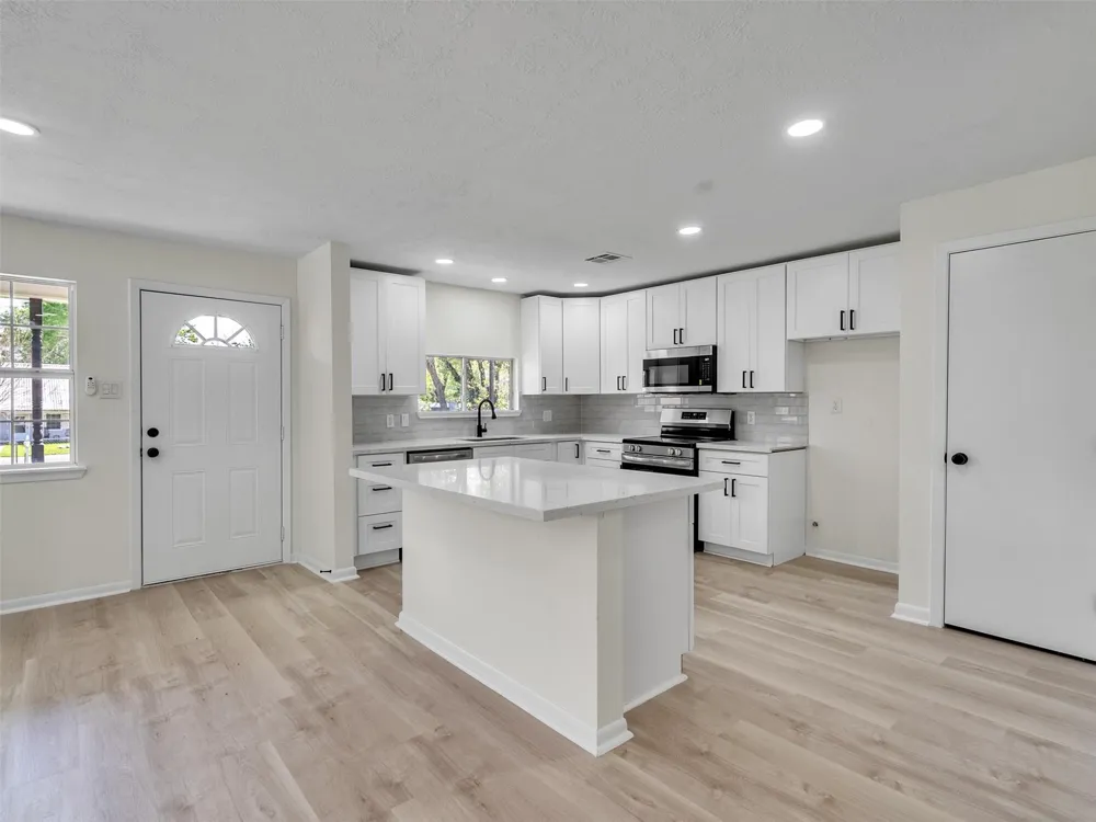 215 Sparkling Water Drive Huffman, TX 77336