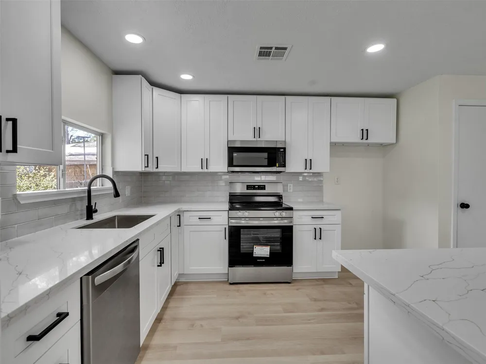 215 Sparkling Water Drive Huffman, TX 77336