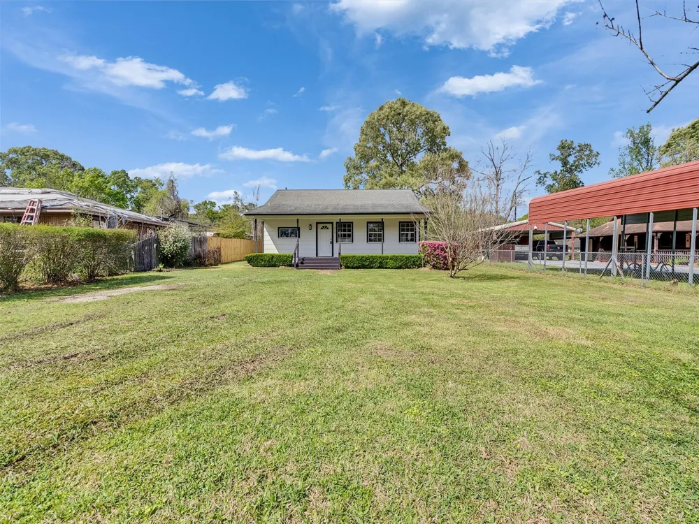215 Sparkling Water Drive Huffman, TX 77336