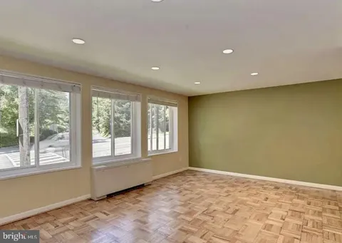 3033 NEW MEXICO AVENUE NW #203