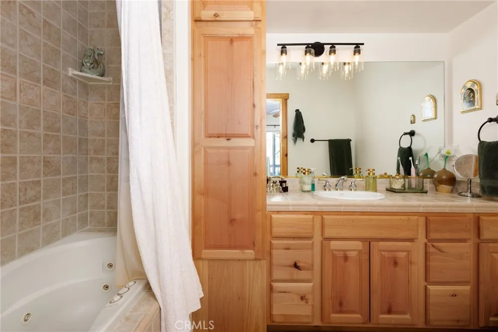 180 Grass Valley Road #33 Lake Arrowhead, CA 92352