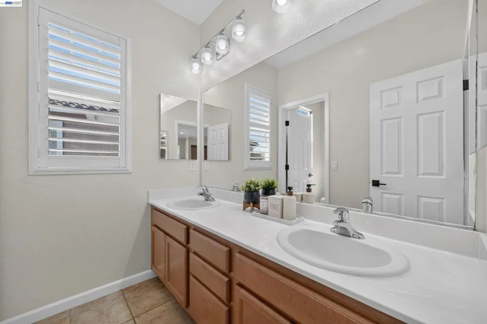 2758 Sea Horse Ct Hayward, CA 94545