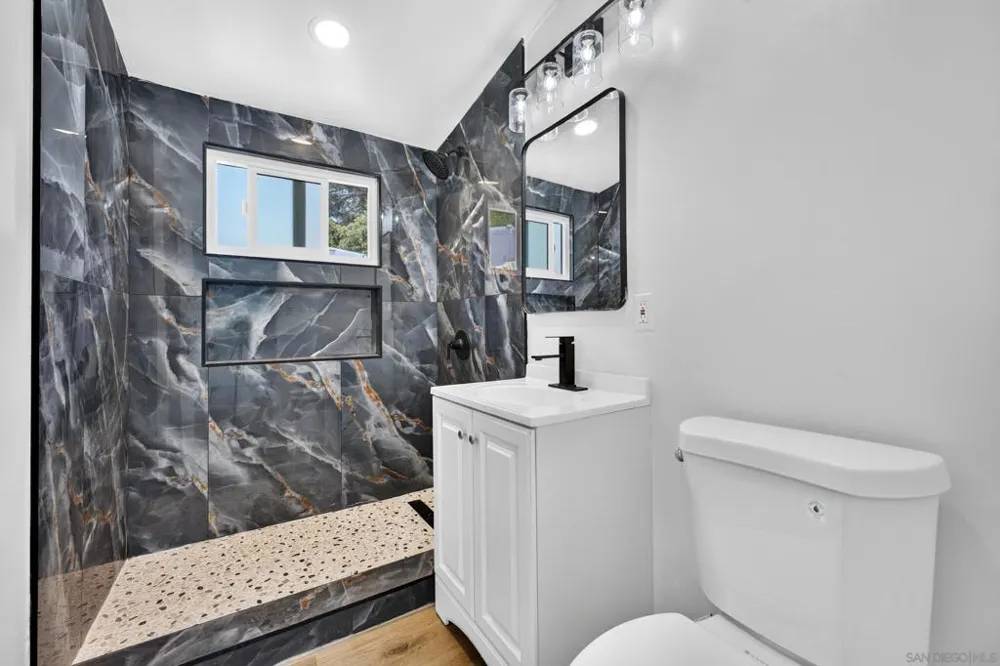 669 Skyview St El Cajon, CA 92020