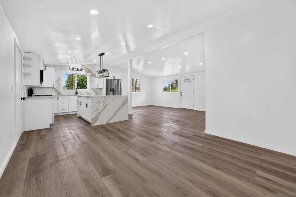 669 Skyview St El Cajon, CA 92020