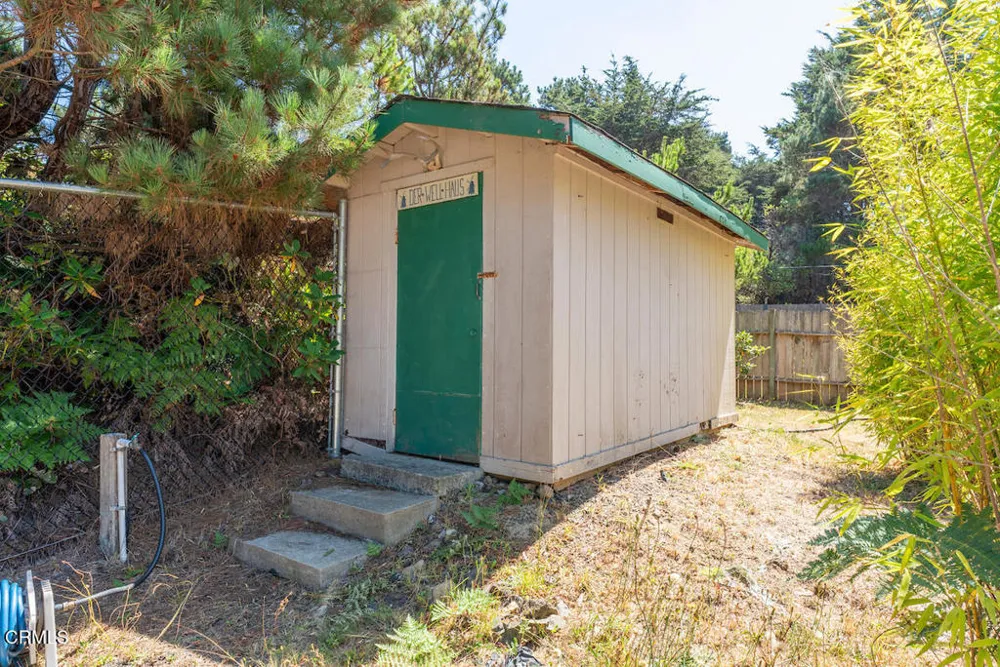 31290 Thomas Lane Fort Bragg, CA 95437