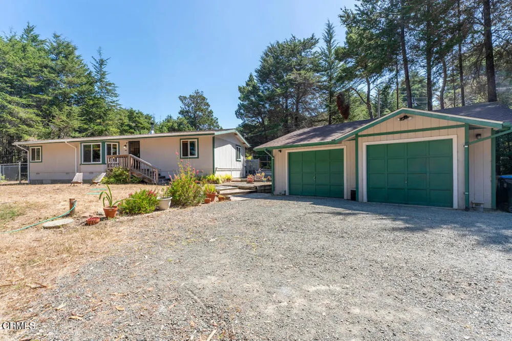 31290 Thomas Lane Fort Bragg, CA 95437