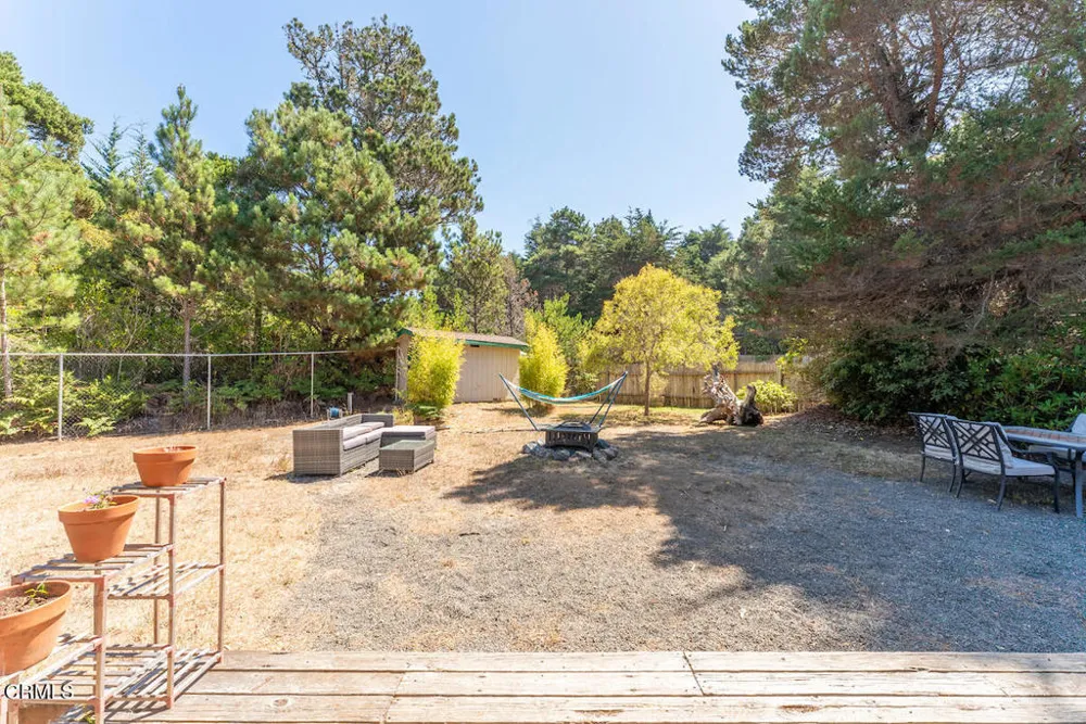 31290 Thomas Lane Fort Bragg, CA 95437