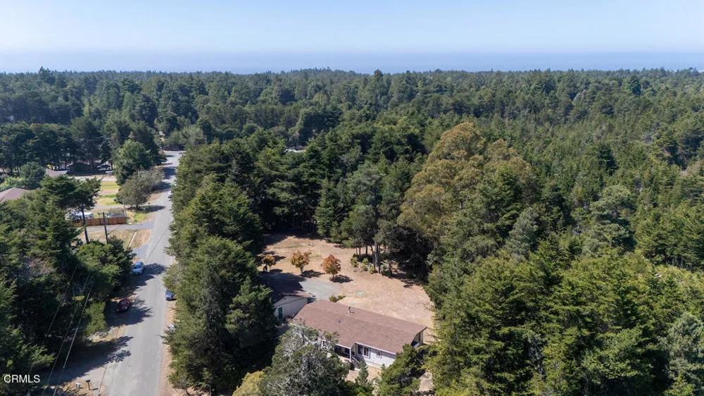 31290 Thomas Lane Fort Bragg, CA 95437