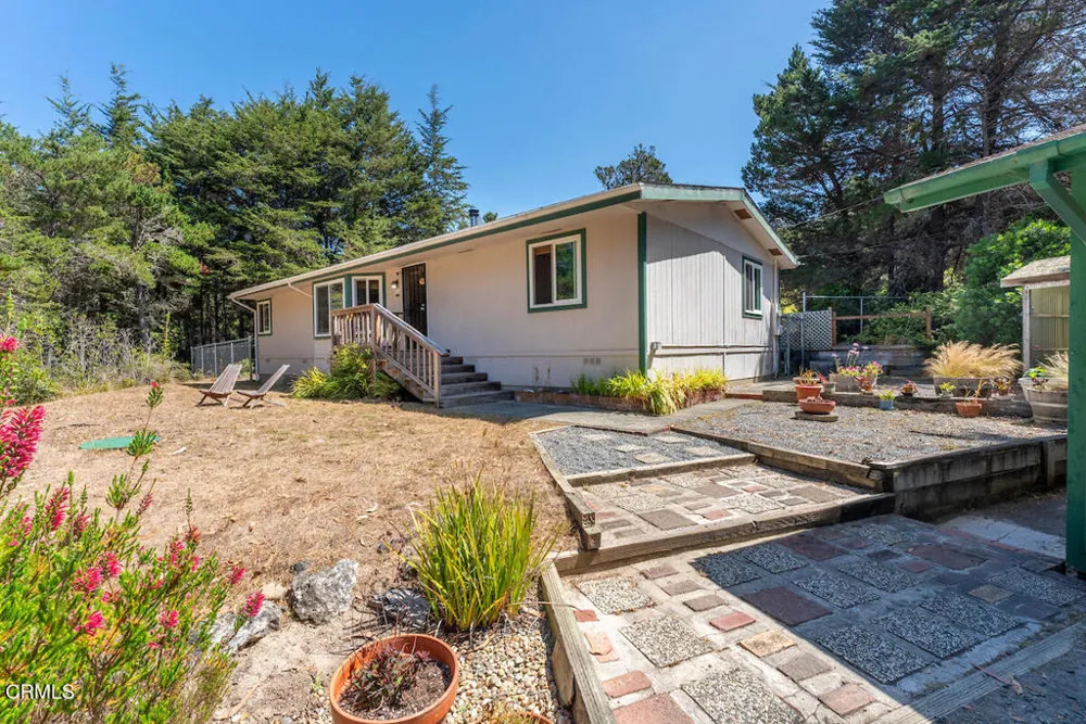 31290 Thomas Lane Fort Bragg, CA 95437
