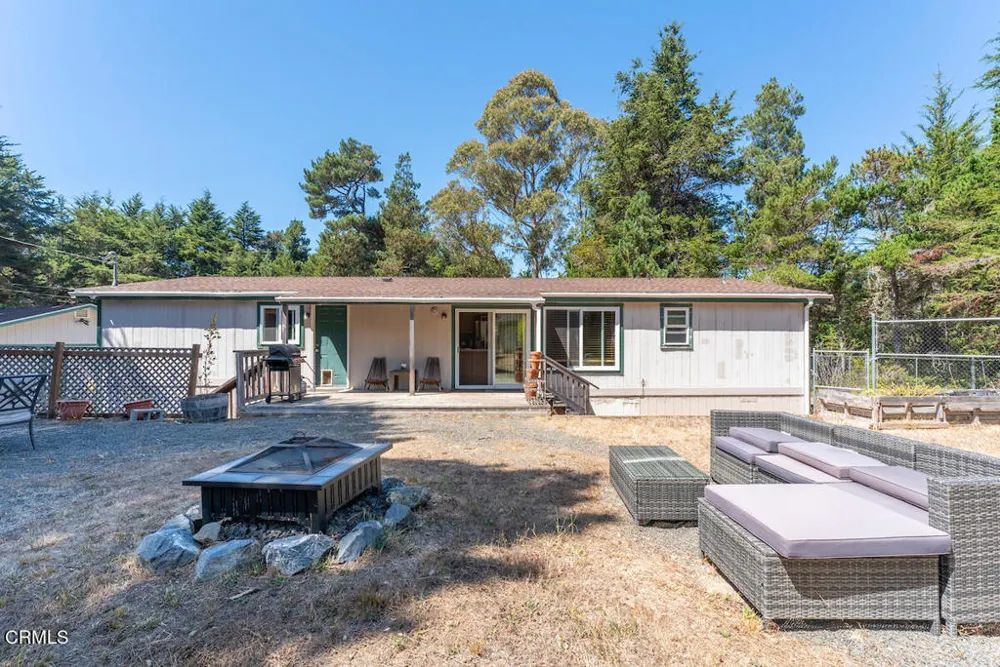 31290 Thomas Lane Fort Bragg, CA 95437