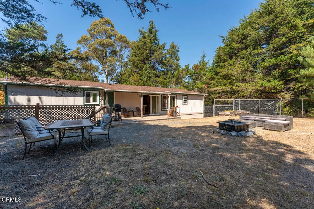 31290 Thomas Lane Fort Bragg, CA 95437