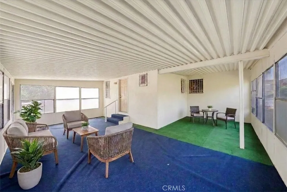 4115 W 61st Los Angeles, CA 90043