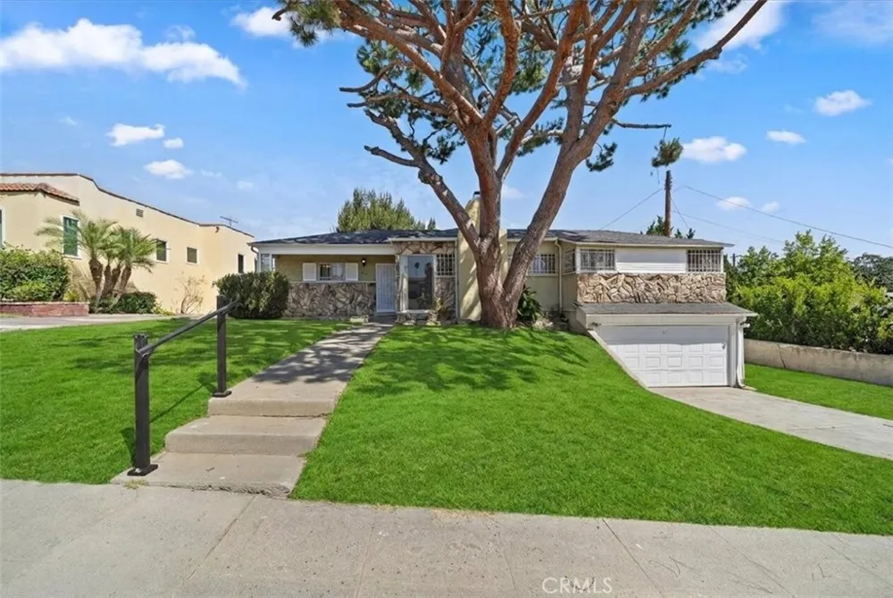 4115 W 61st Los Angeles, CA 90043