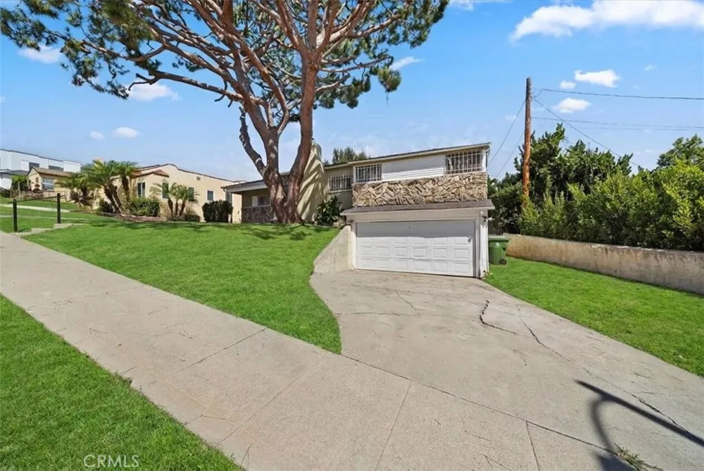 4115 W 61st Los Angeles, CA 90043