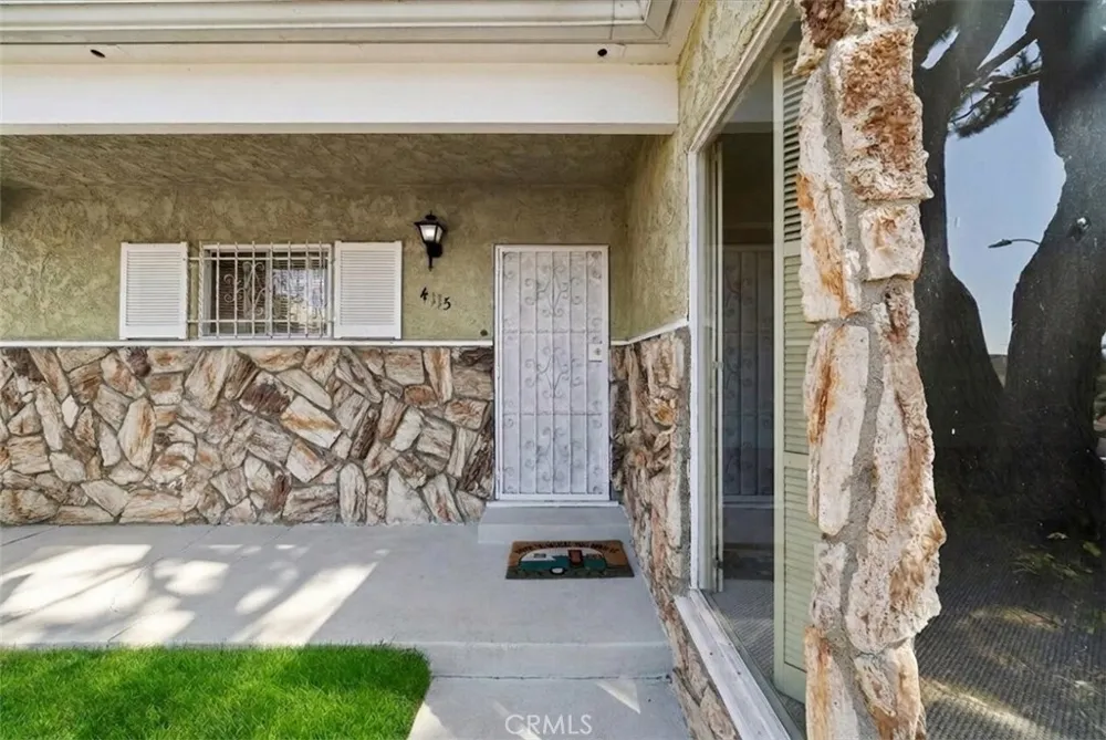 4115 W 61st Los Angeles, CA 90043