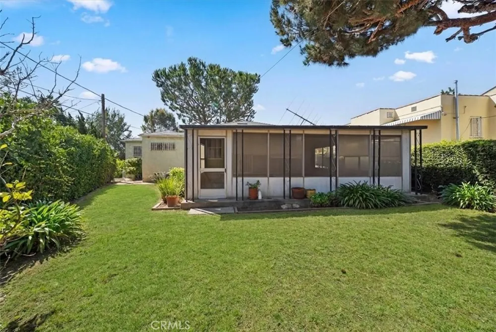 4115 W 61st Los Angeles, CA 90043