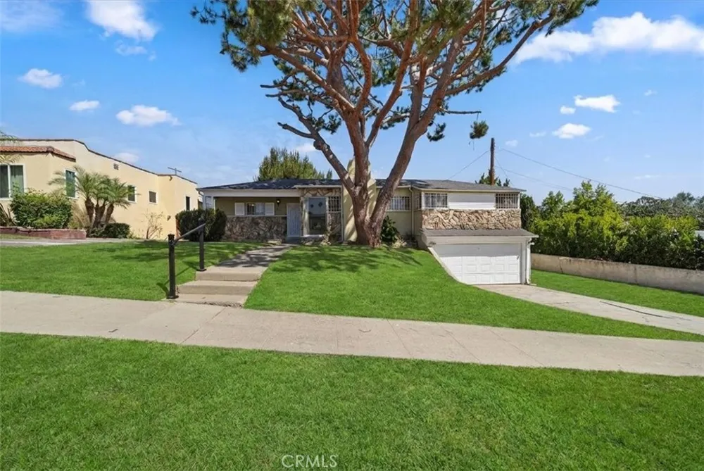 4115 W 61st Los Angeles, CA 90043