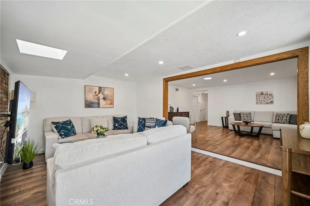 18765 Labrador Street Northridge, CA 91324