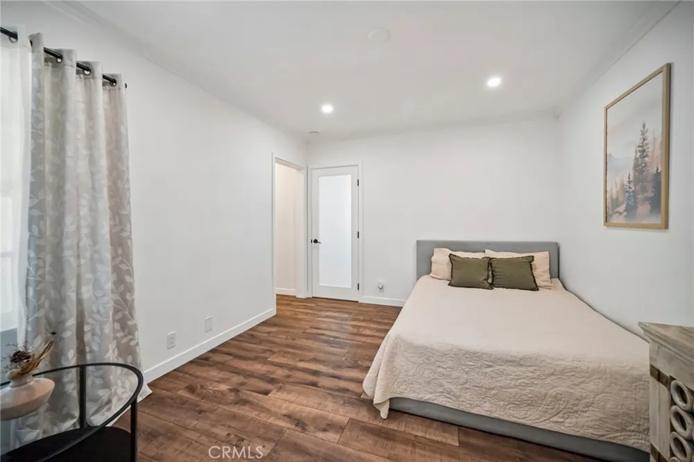 18765 Labrador Street Northridge, CA 91324