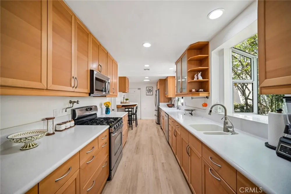 18765 Labrador Street Northridge, CA 91324