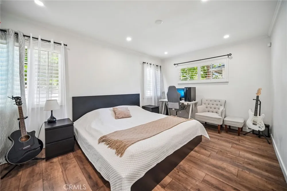 18765 Labrador Street Northridge, CA 91324