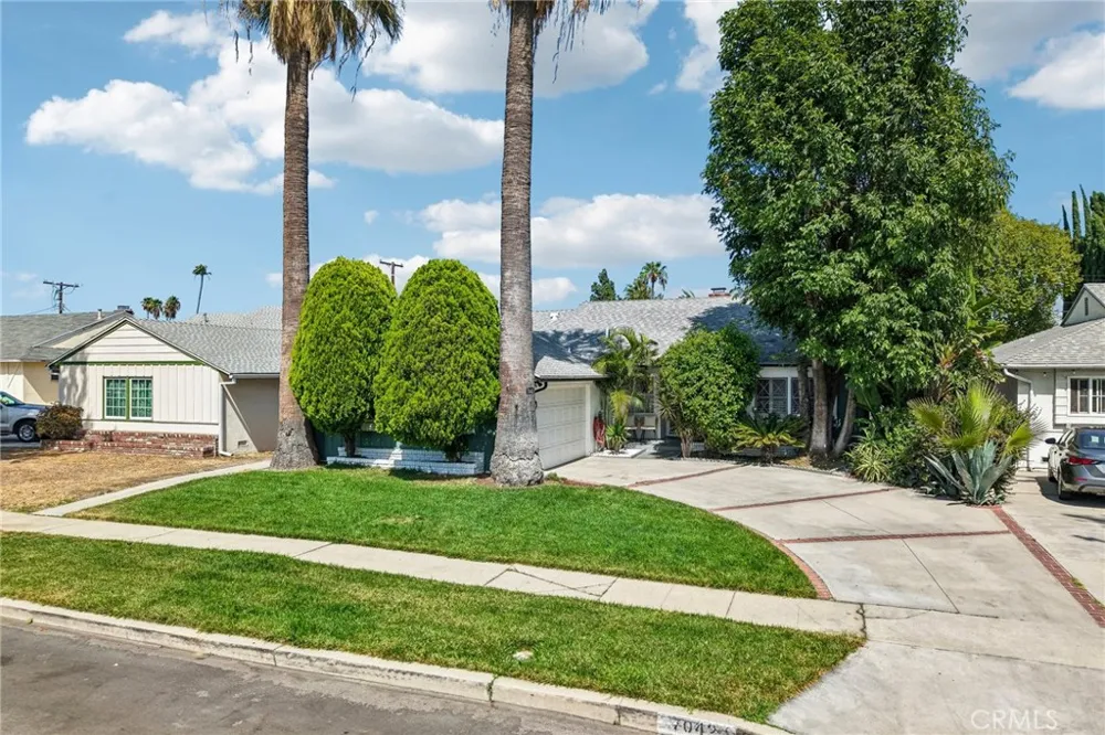 18765 Labrador Street Northridge, CA 91324