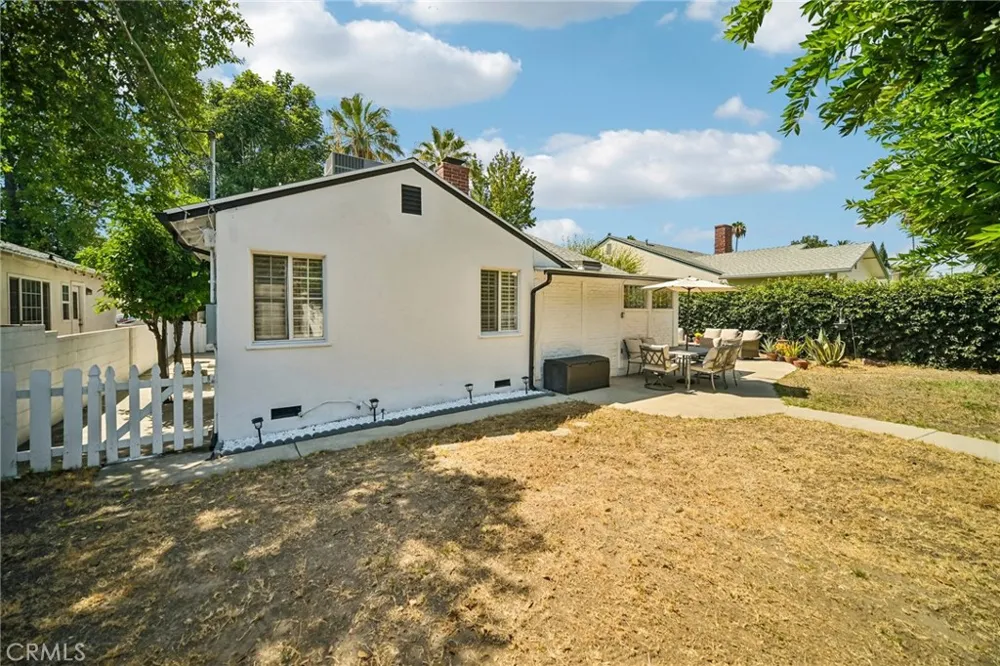 18765 Labrador Street Northridge, CA 91324