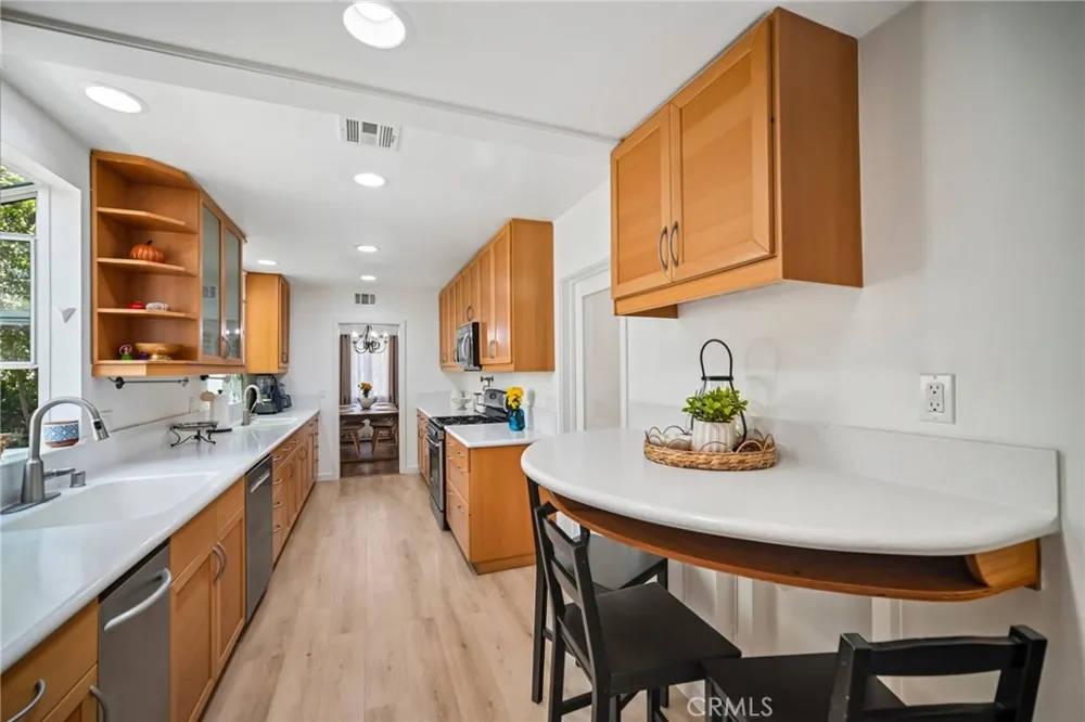 18765 Labrador Street Northridge, CA 91324
