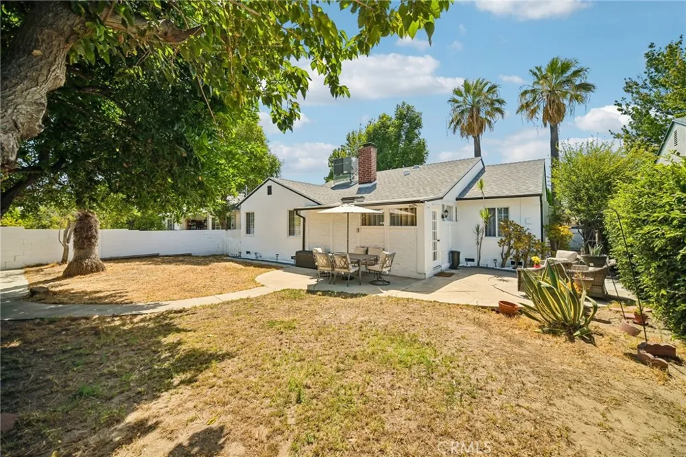 18765 Labrador Street Northridge, CA 91324