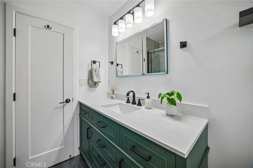 18765 Labrador Street Northridge, CA 91324