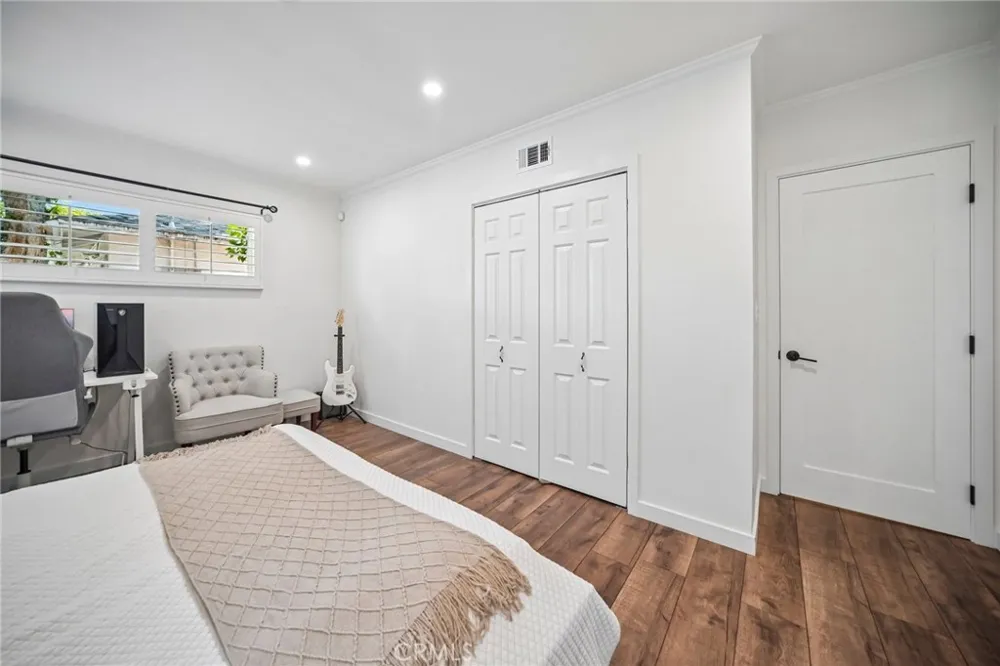 18765 Labrador Street Northridge, CA 91324