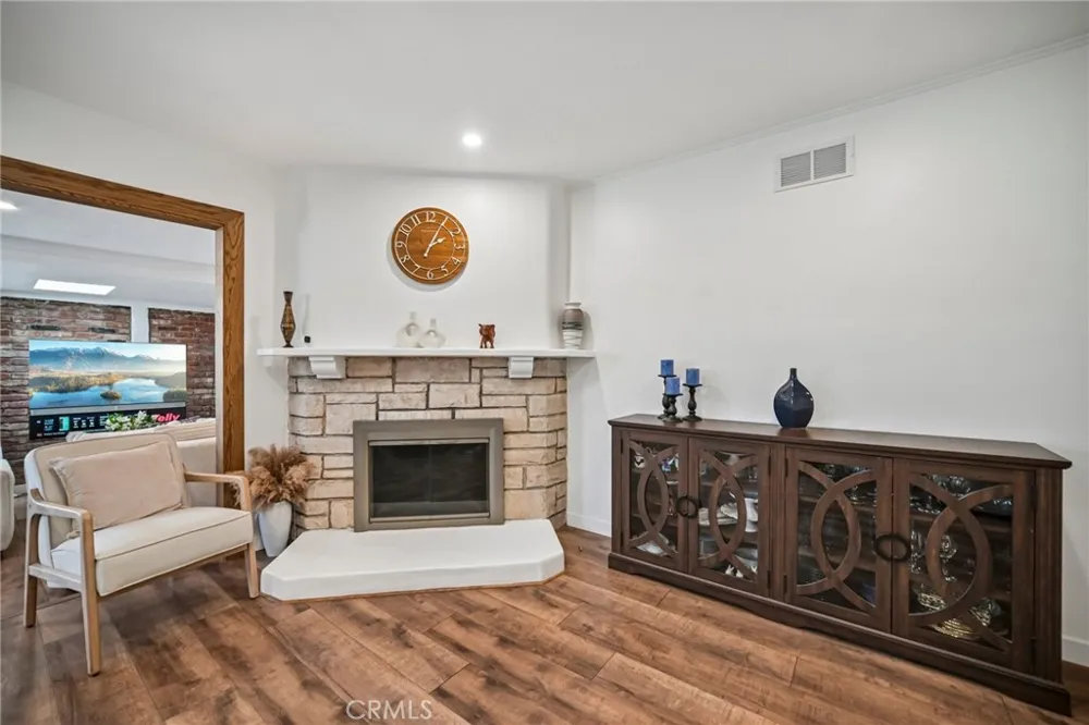 18765 Labrador Street Northridge, CA 91324