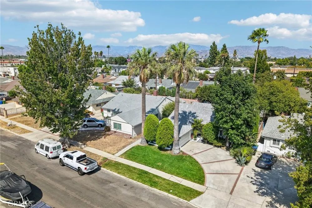 18765 Labrador Street Northridge, CA 91324