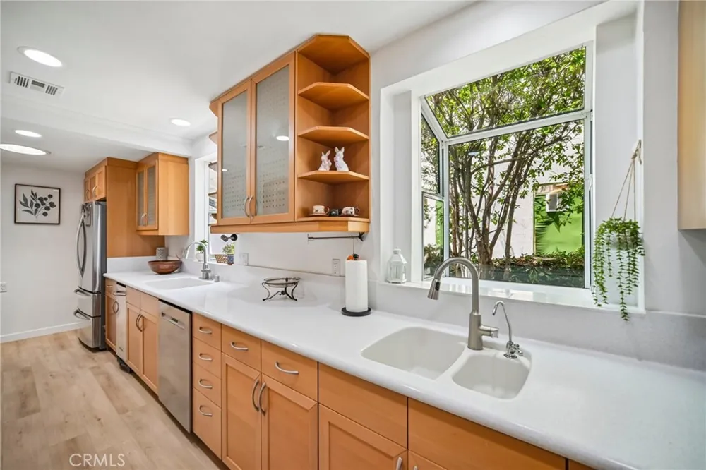 18765 Labrador Street Northridge, CA 91324