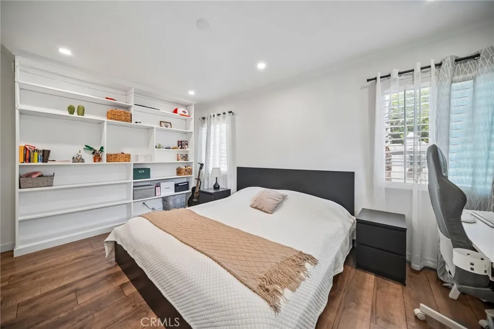 18765 Labrador Street Northridge, CA 91324