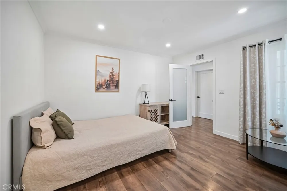 18765 Labrador Street Northridge, CA 91324