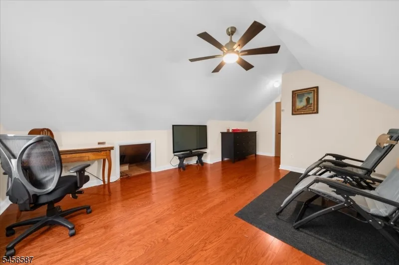 16 Abbott Ct Flemington, NJ 08822