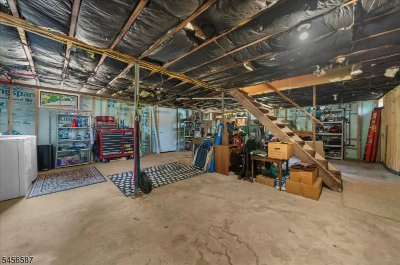 16 Abbott Ct Flemington, NJ 08822