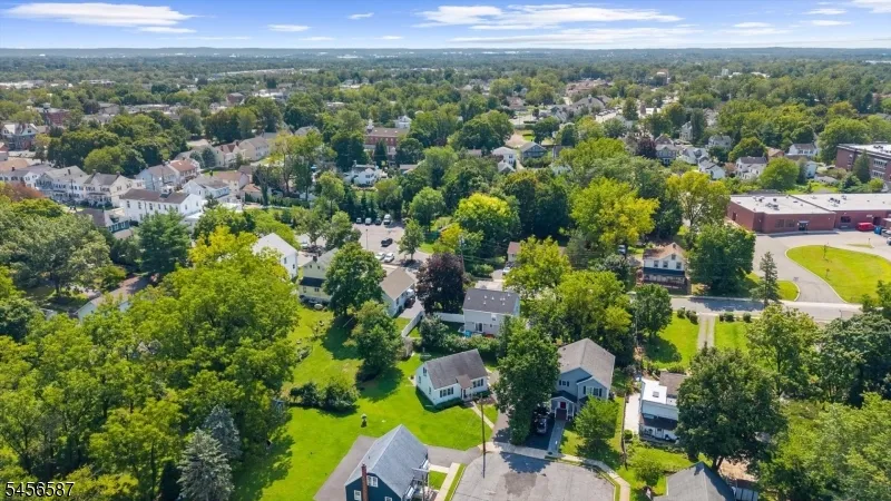 16 Abbott Ct Flemington, NJ 08822