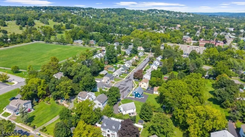 16 Abbott Ct Flemington, NJ 08822