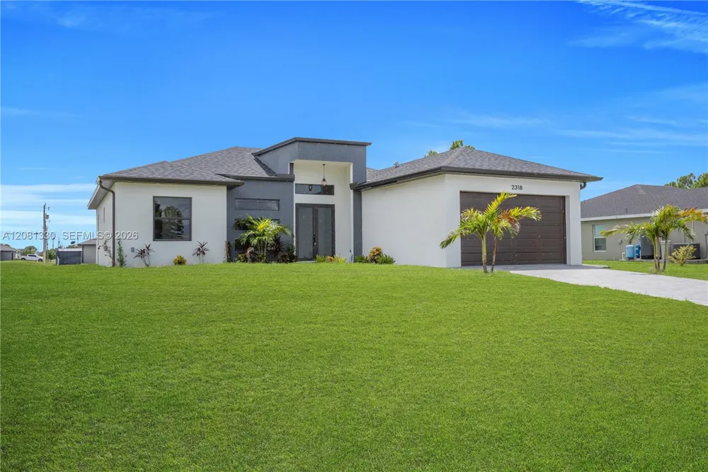 2318 NW NW 30th Ter Cape Coral, FL 33993