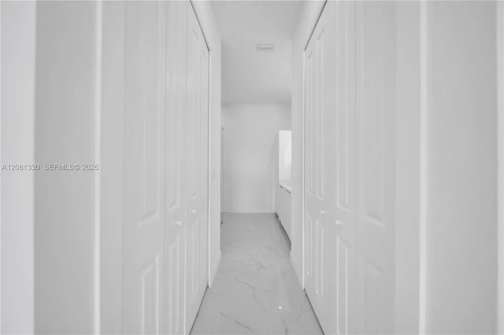 2318 NW NW 30th Ter Cape Coral, FL 33993