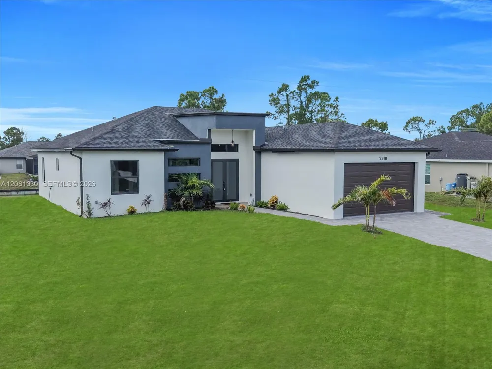 2318 NW NW 30th Ter Cape Coral, FL 33993