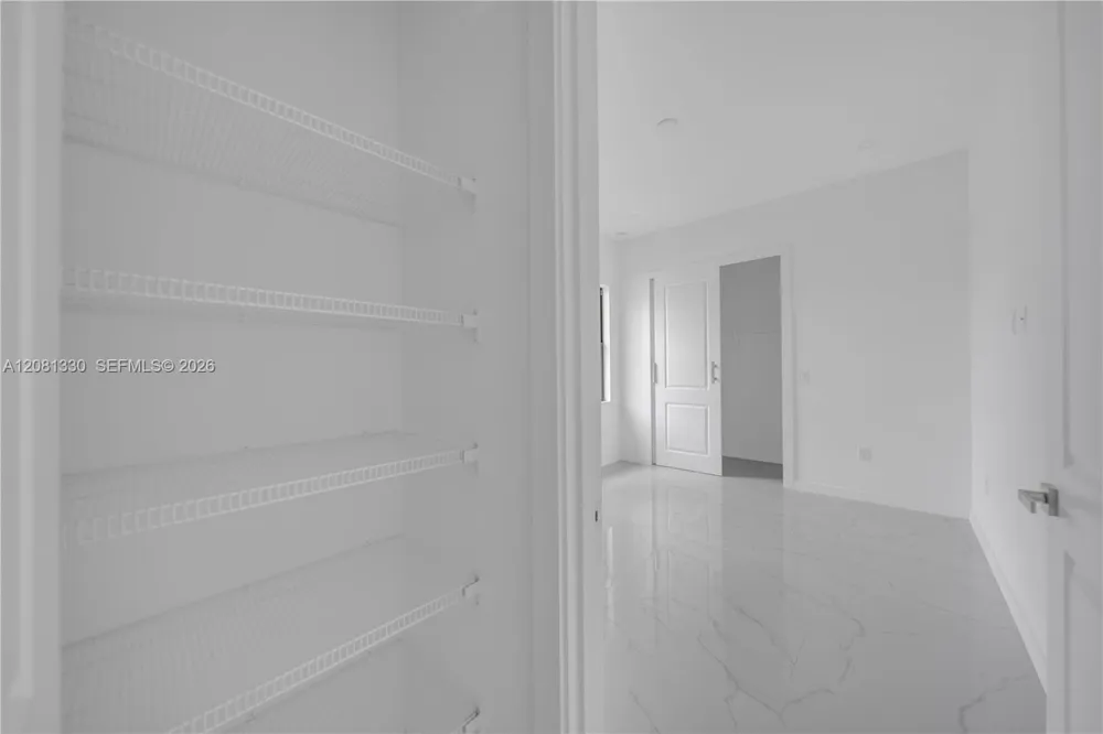 2318 NW NW 30th Ter Cape Coral, FL 33993
