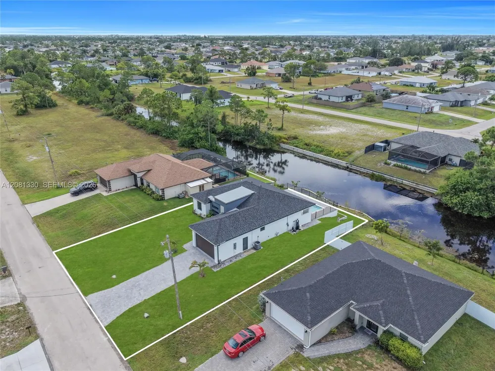 2318 NW NW 30th Ter Cape Coral, FL 33993