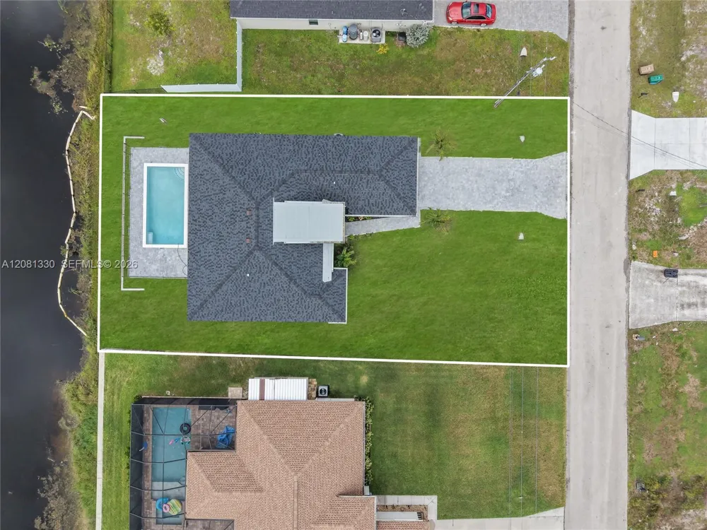 2318 NW NW 30th Ter Cape Coral, FL 33993