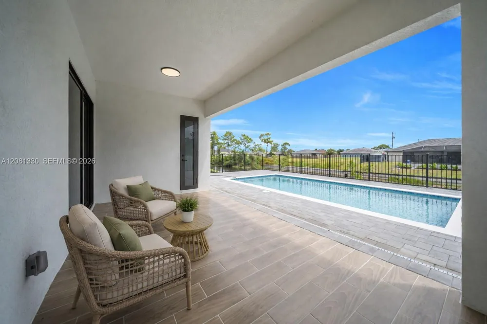 2318 NW NW 30th Ter Cape Coral, FL 33993