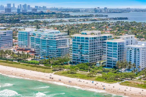 9165 Collins Ave #701