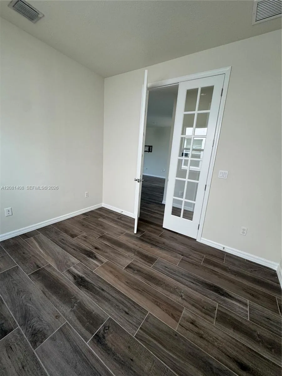 4729 Greenway Dr Hollywood, FL 33021
